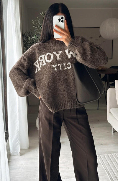 'NYC' Graphic Knitted Sweater Jumper -Chocolate