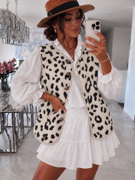 Spotted-Sherpa-Vest-Kitchen-Selfie Melisande Leopard-Print Teddy Gilet with Pockets